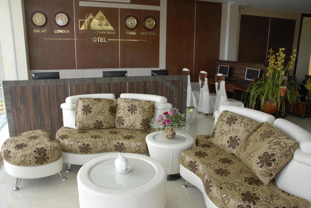 Mountain Town Hotel Da Lat Esterno foto