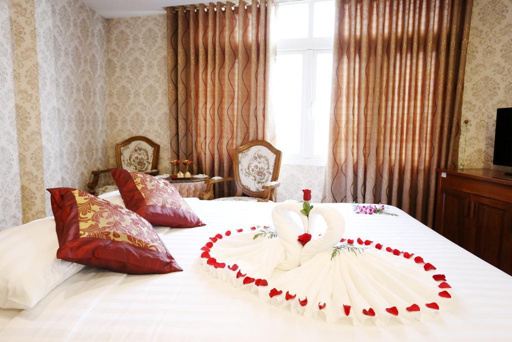 Mountain Town Hotel Da Lat Esterno foto