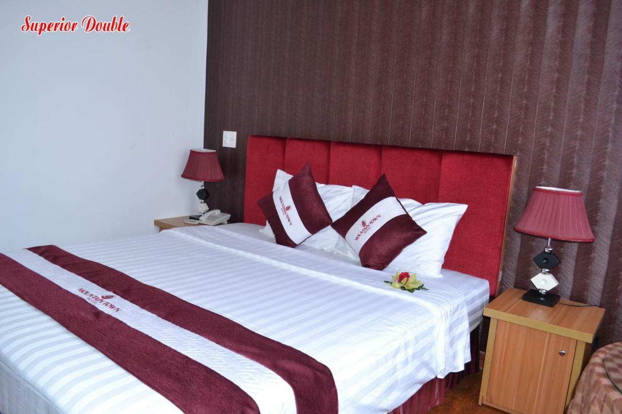 Mountain Town Hotel Da Lat Esterno foto